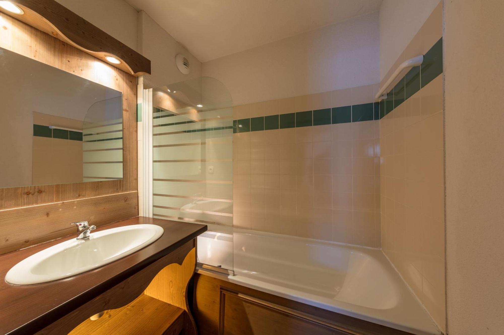 Ecrin Des Neiges Aparthotel Chamrousse Room photo