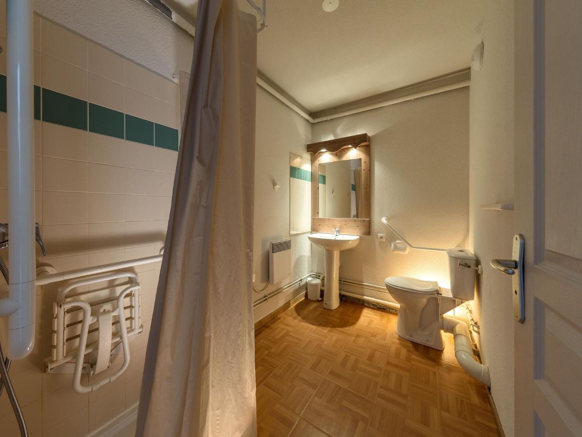 Ecrin Des Neiges Aparthotel Chamrousse Room photo